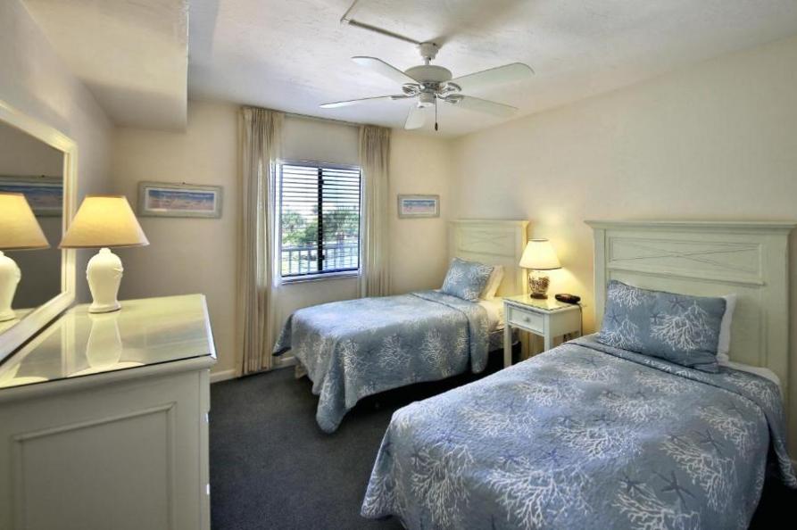 Sanibel Inn Beach Resort