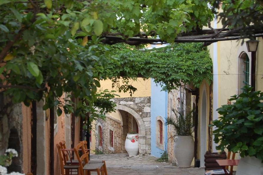 Arolithos Traditional Village Hotel