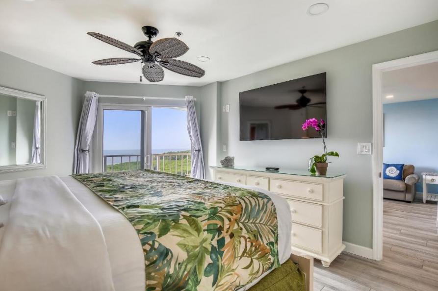 Ocean Pointe Suites at Key Largo