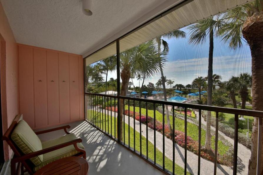 Sanibel Inn Beach Resort