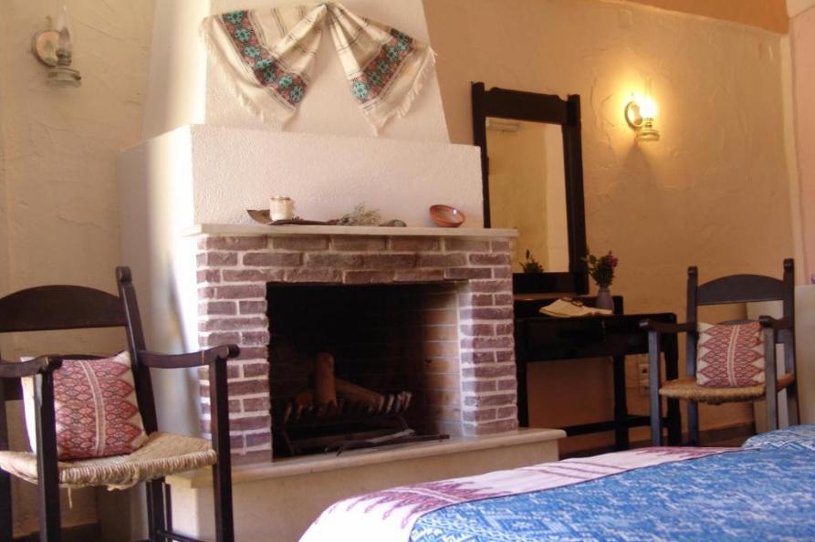 Arolithos Traditional Village Hotel