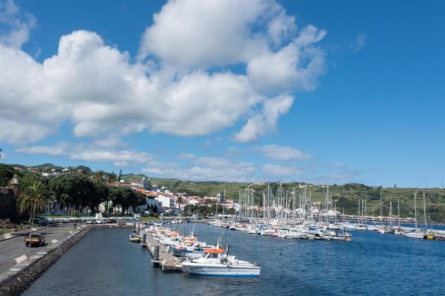 Horta haven, Faial